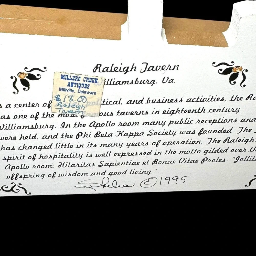 Raleigh Tavern Williamsburg, Virginia 1995 Shelia's Collectibles Shelf Sitter‎